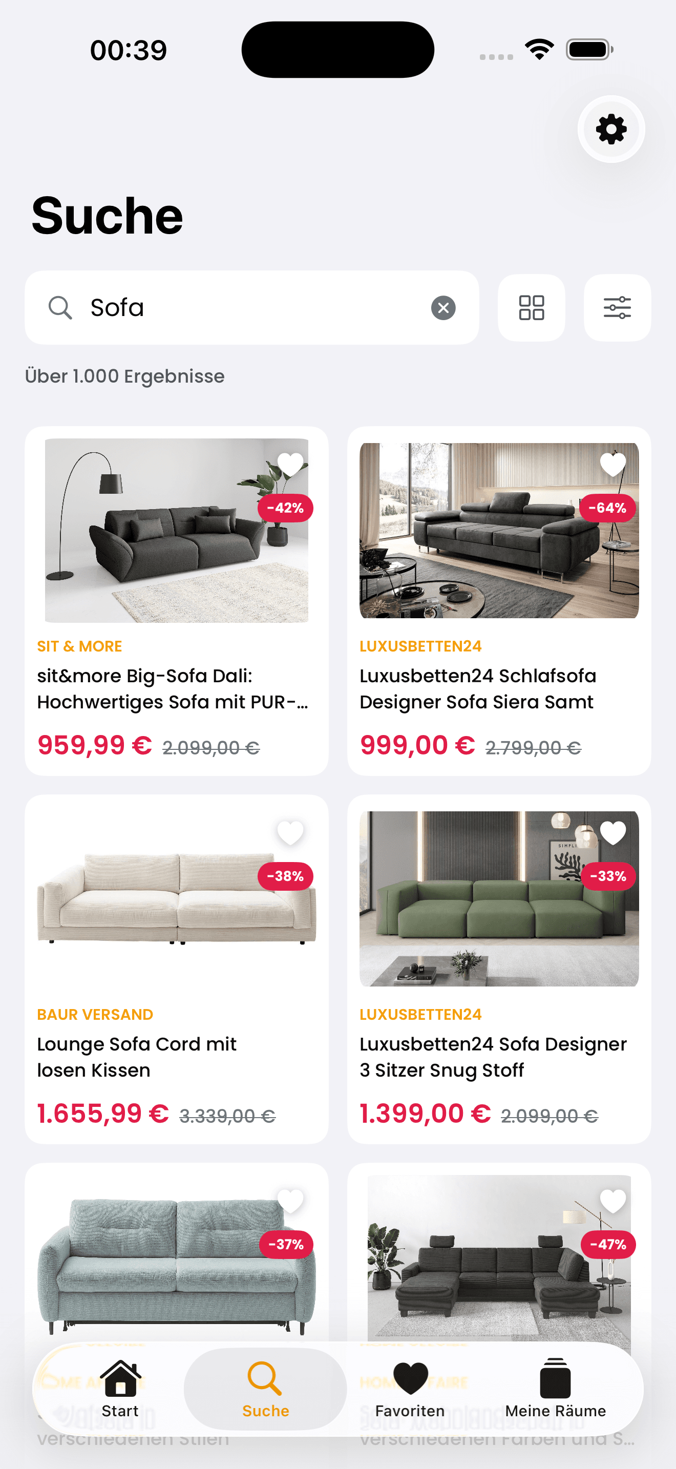 App-Screen zeigt Möbelsuche mit Sofa-Ergebnissen und Preisen