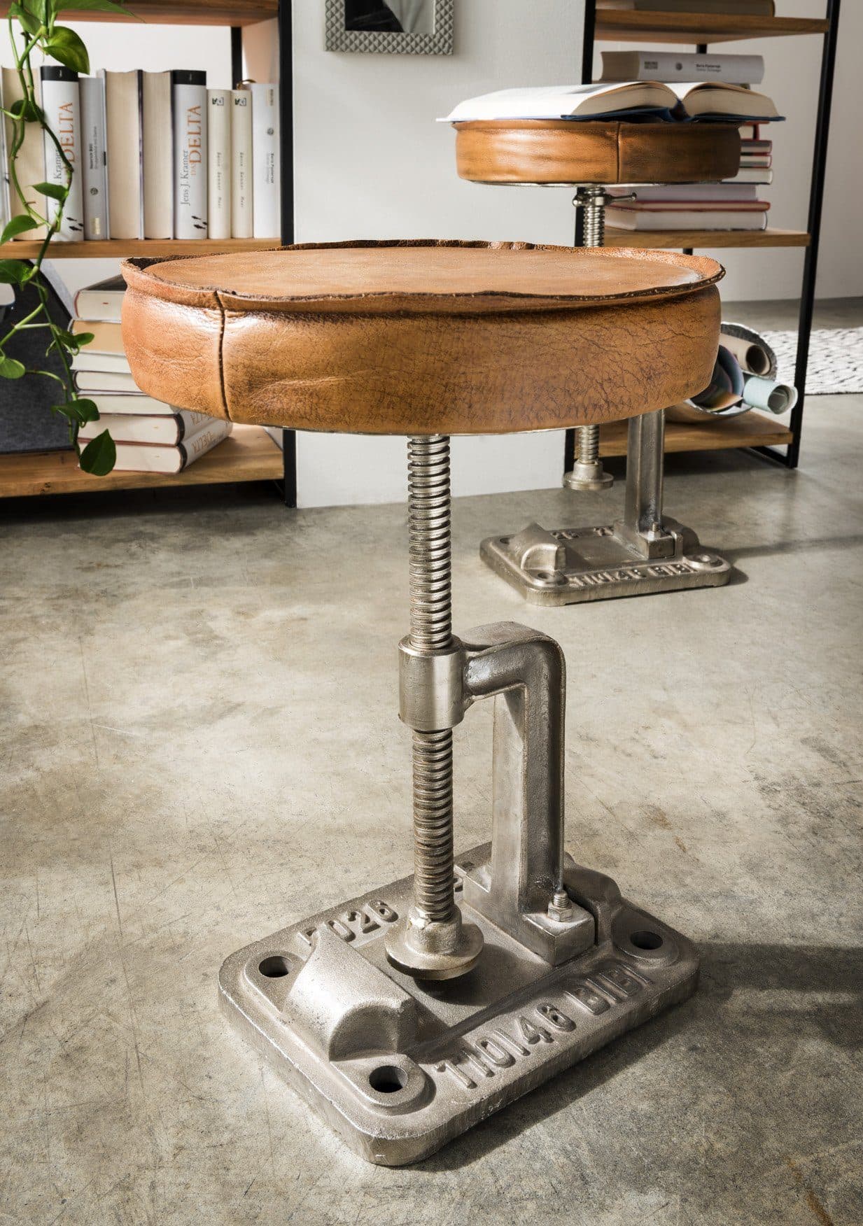 More2Home Sitzhocker JOE Vintage-Braun Industrial Drehbar