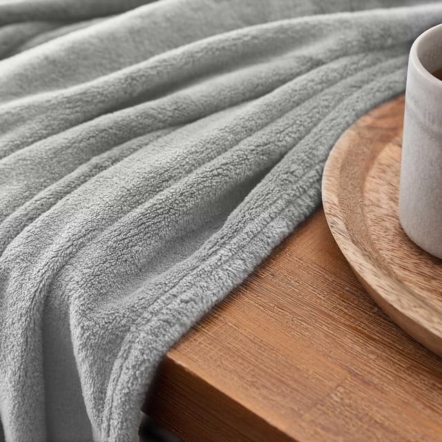 Lumaland Wohndecke Kuscheldecke Coral Fleece Grau S063B0BT