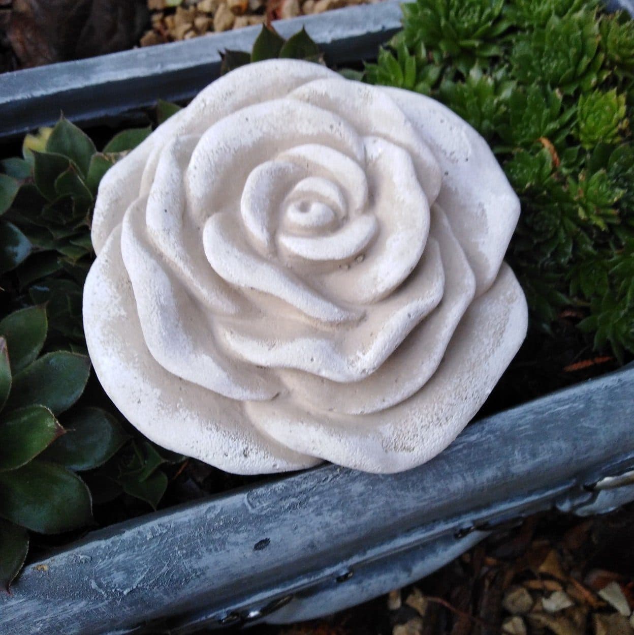 Radami Gartenfigur Stein Rose Hellgrau/Weiß