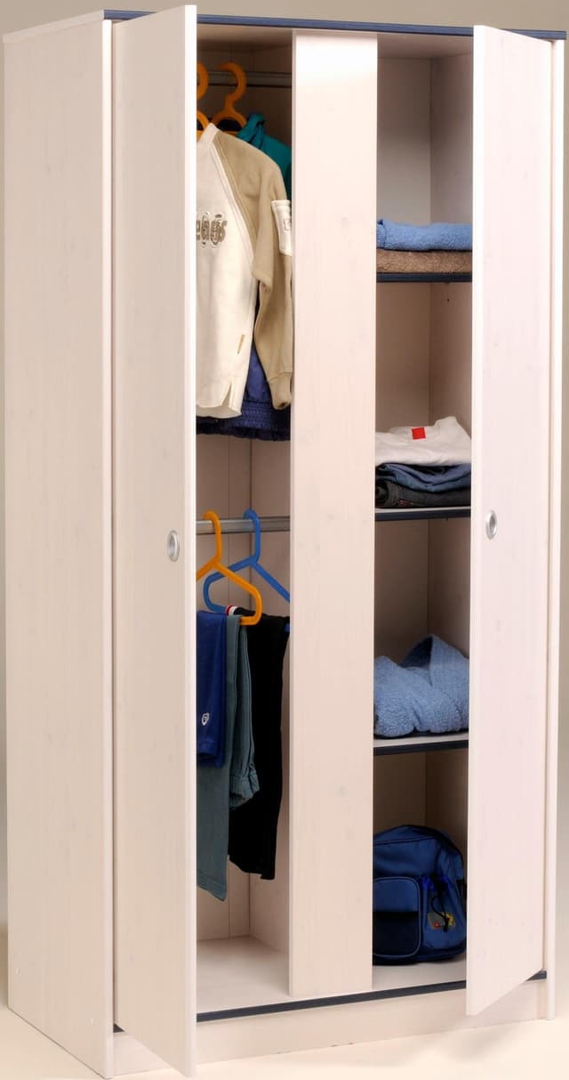 Jugendzimmer-Set mit Stauraumbett und Kleiderschrank