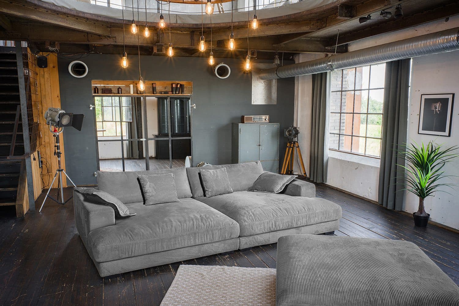 Cord-Sofa mit Hocker & 4 Kissen - Verschiedene Farben