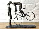 MF Skulptur Liebespaar Fahrrad Küss Mich Bronze Dekofigur Bild 2