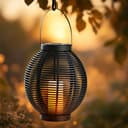 Spetebo LED Solar Laterne XXL Schwarz Rattan-Optik mit Flacker-Effekt Bild 2