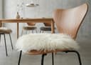 KUHFELL online & NOMAD Lammfell Sitzkissen 40cm rund Weiss Bild 2