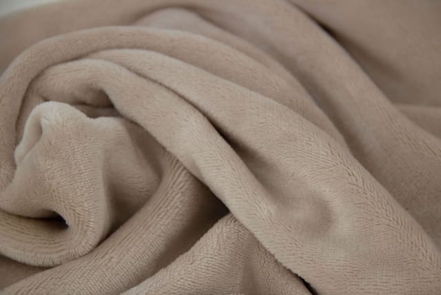 Heubergshop Wohndecke Kuscheldecke Flauschig Beige