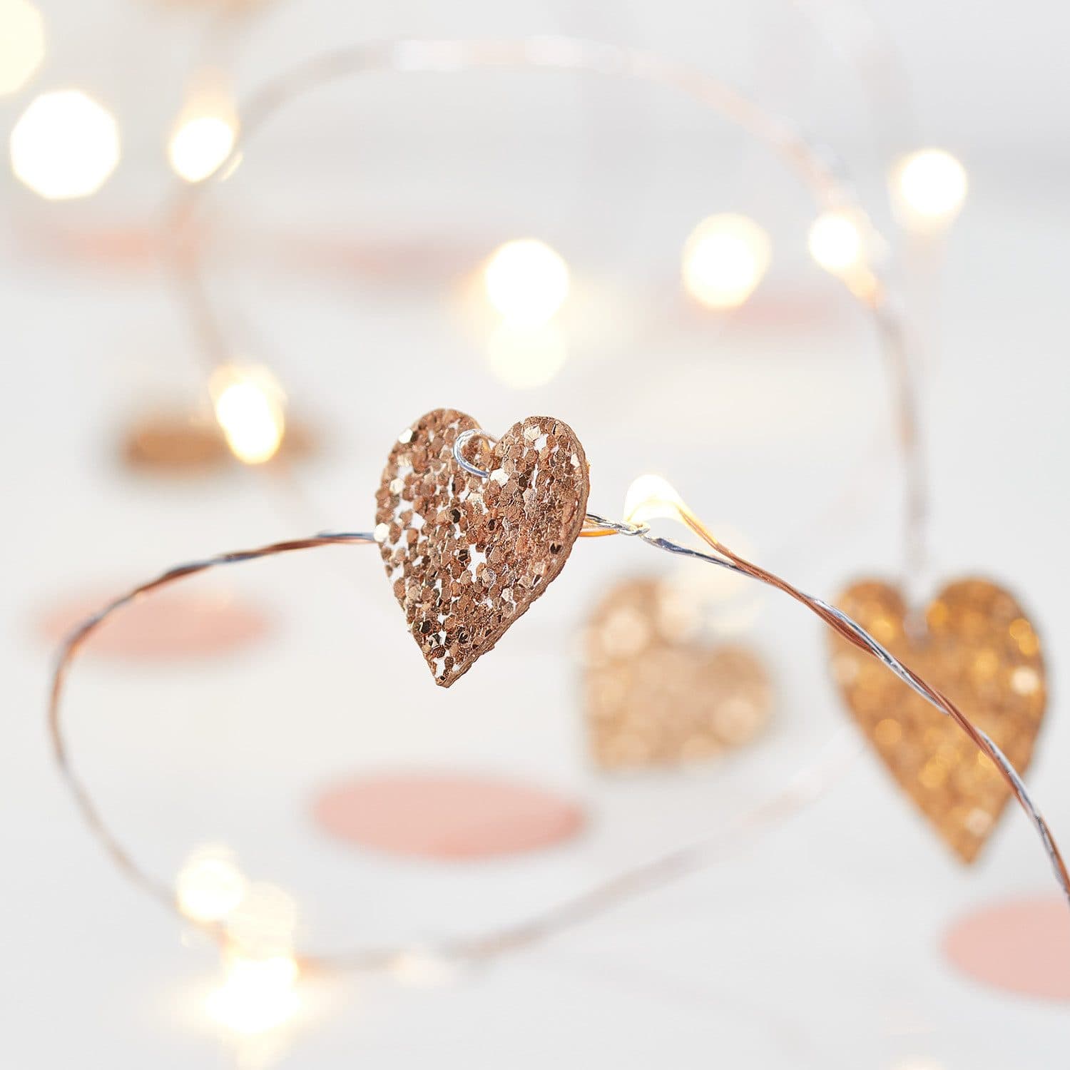Lights4fun LED-Lichterkette 20er Herz Micro Lichterkette Rosegold Kupfer