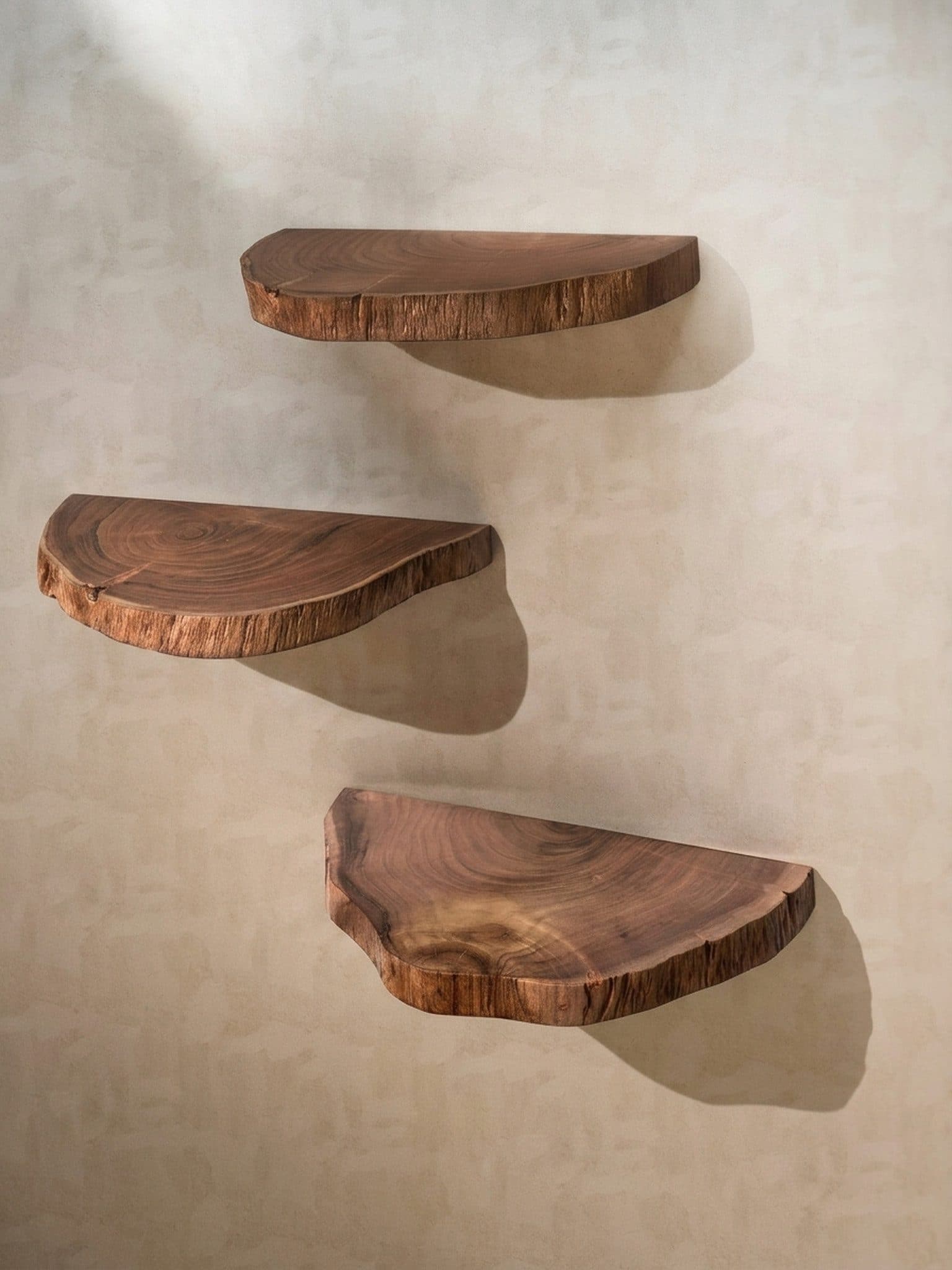 KADIMA DESIGN Wandregal 3er Set Akazie Vollholz Naturbaumkante - Bild 2