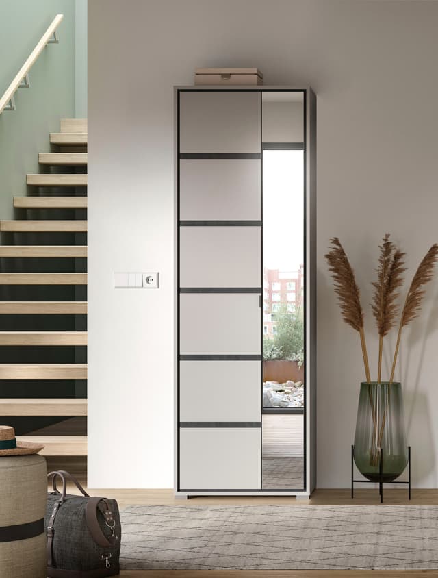 Stilvolle Garderobe aus Holz für Flur und Eingangsbereich