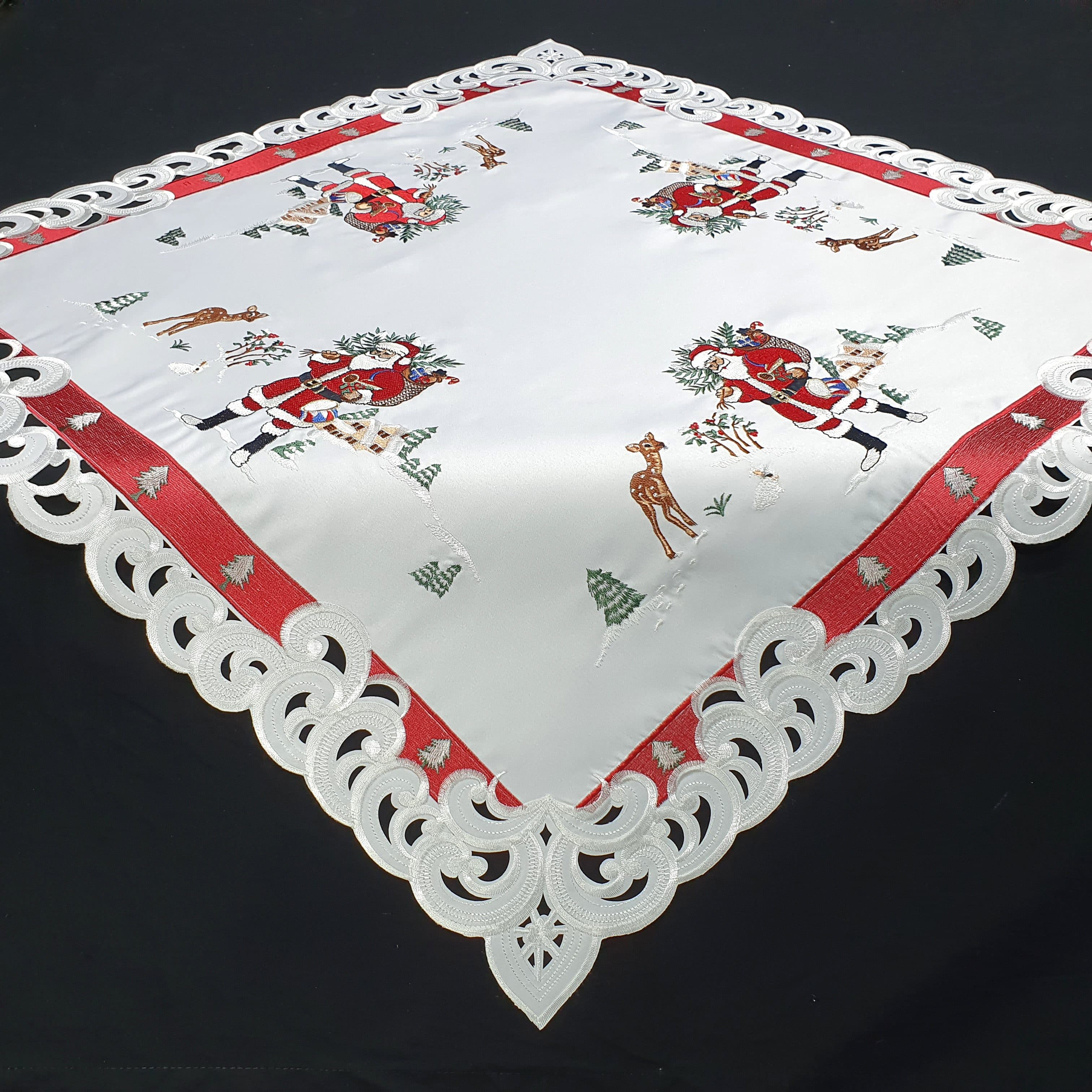 Festliche Tischdecke mit Weihnachtsmotiven