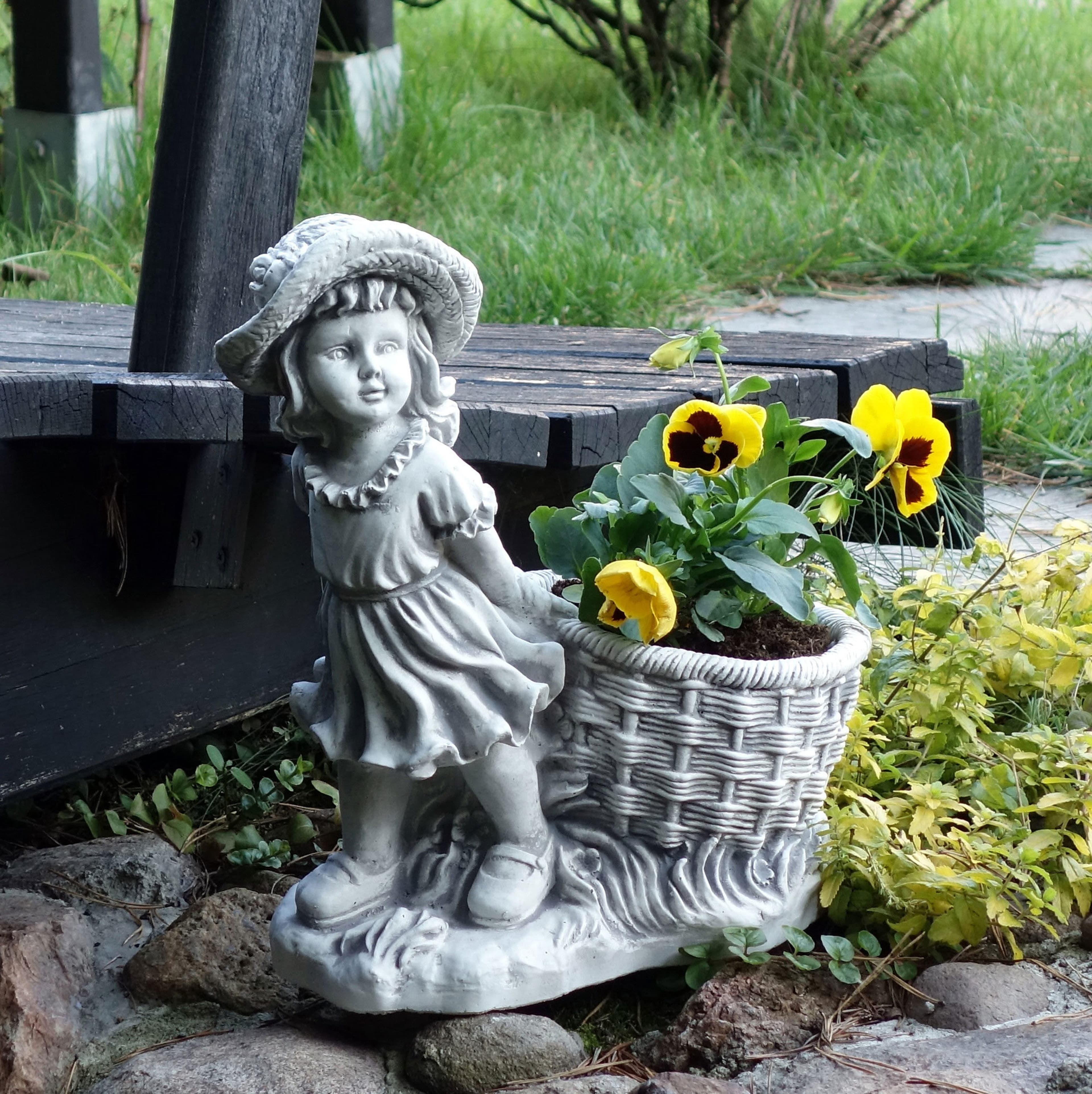 gartendekoparadies.de Pflanzkübel Mädchen mit Blumentopf - Bild 2