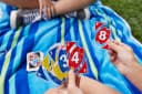 Mattel Games UNO H2O To Go Kartenspiel Wasserfest Bild 4