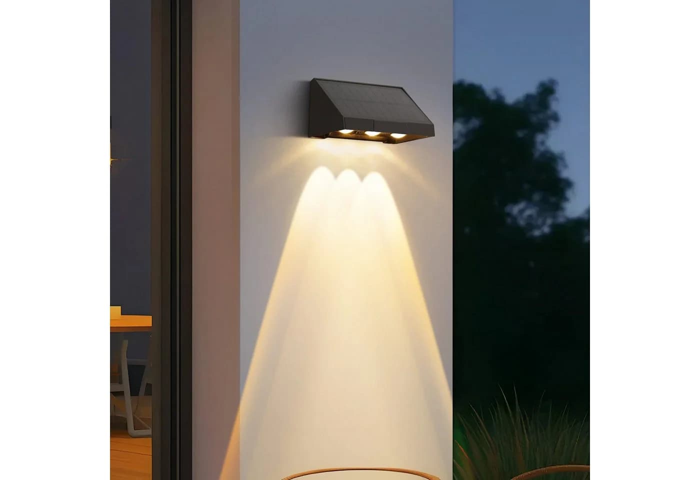 Nettlife LED Außen-Wandleuchte Schwarz 3 LEDs Solarlampe 3000K Warmweiß