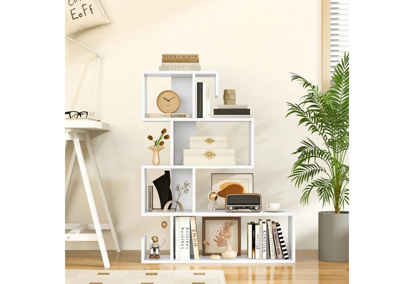 Weißes S-förmiges Bücherregal aus Holz