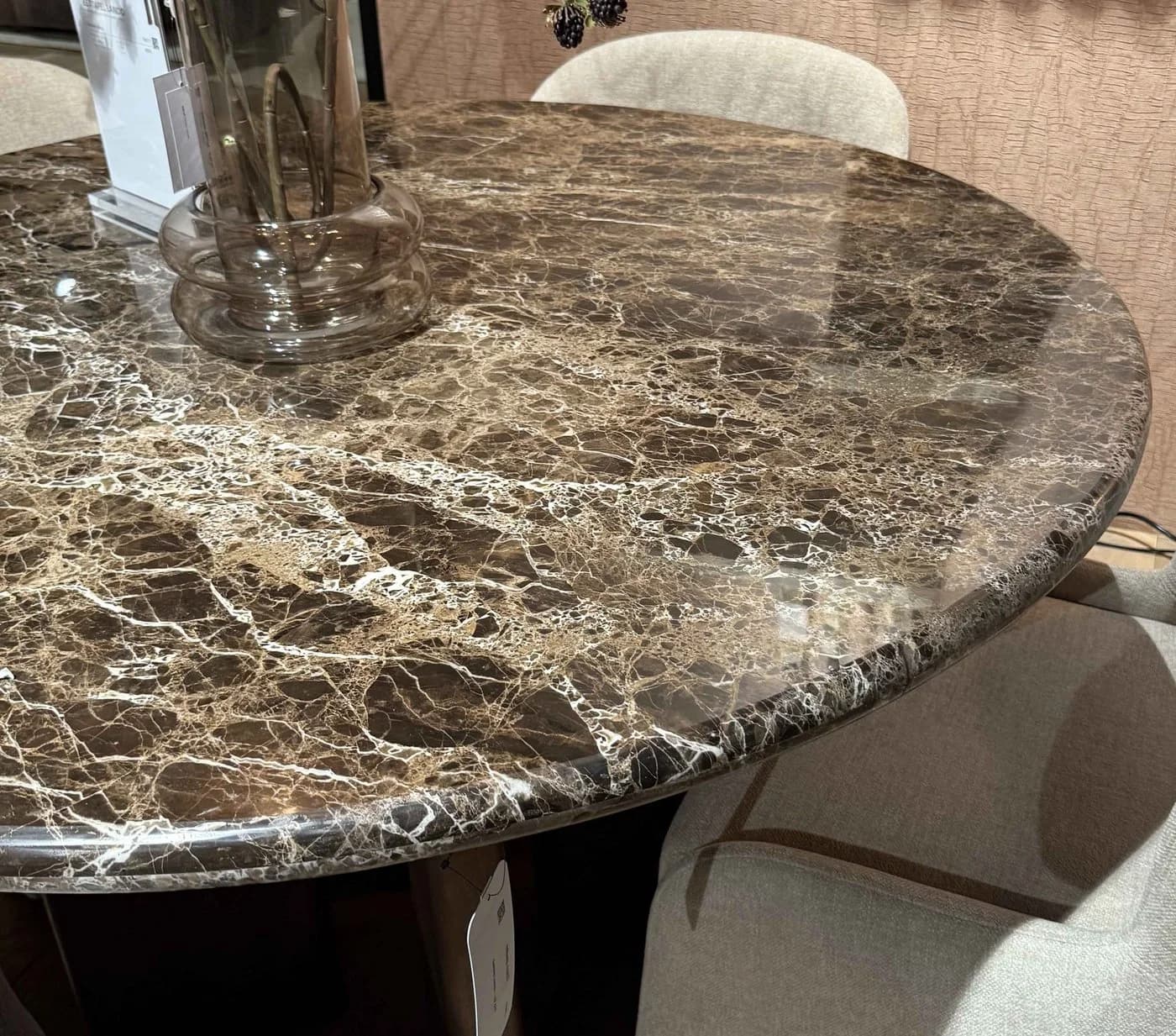 LEVEN Esstisch Lerida Marmor Mangoholz Rund Hotel-Chic - Bild 3