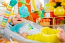 Bright Starts Babywippe Playful Paradise™ Vibrating Bouncer mit Sound-Effekt Bild 4
