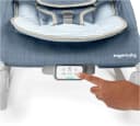 Ingenuity Babywippe Happy Belly™ Rock-to-Bounce Massage Seat - Chambray, mit Melodien und Geräuschen Bild 1