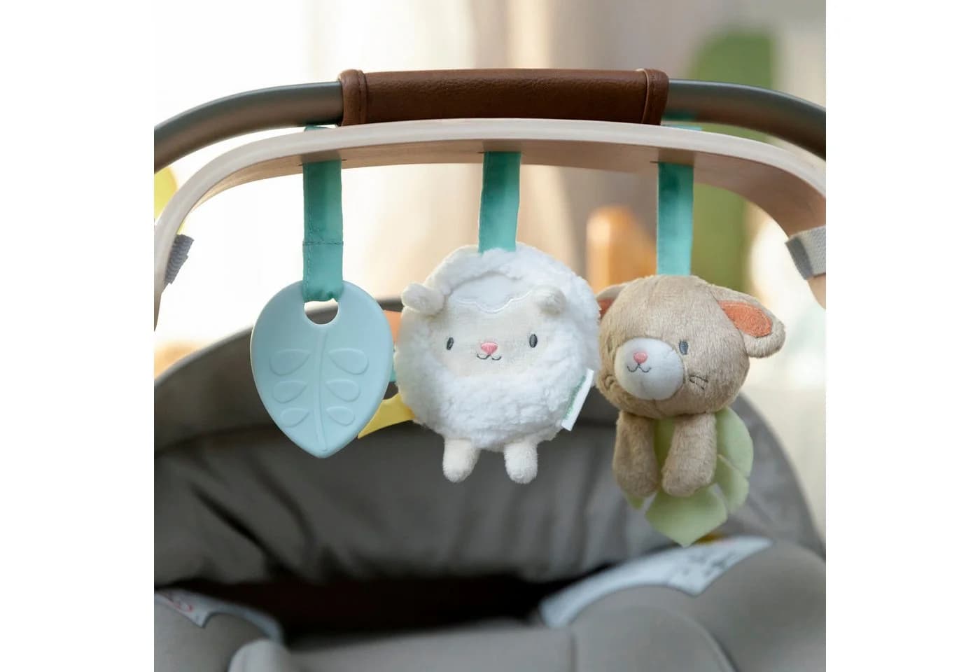 Ingenuity Kinderwagenkette Wonder & Wood Carrier Toybar Bunt - Bild 4