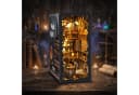 Magisches Hexen-Diorama mit beleuchtetem Bücherregal Bild 1