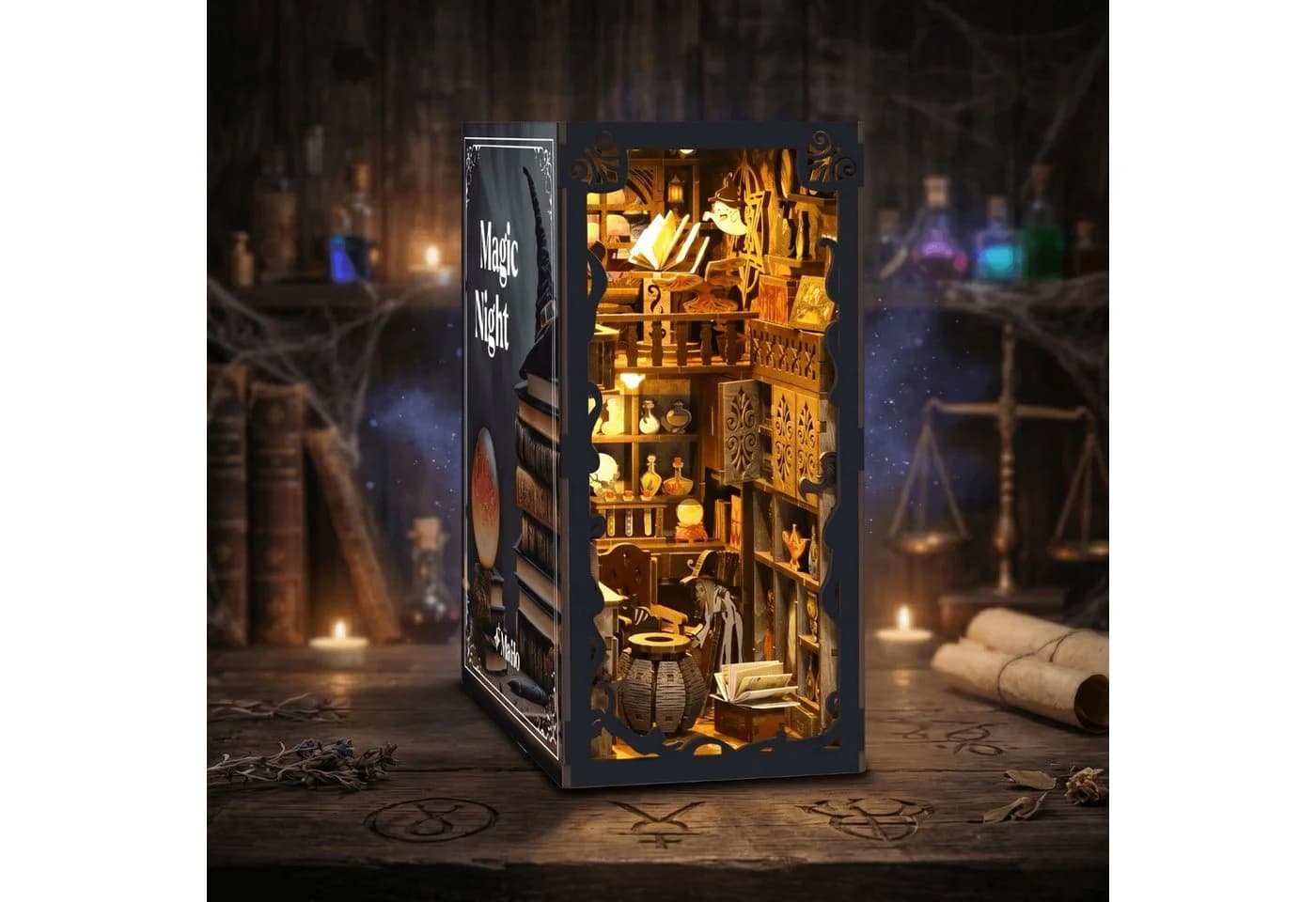 Magisches Hexen-Diorama mit beleuchtetem Bücherregal