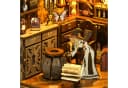 Magisches Hexen-Diorama mit beleuchtetem Bücherregal Bild 5