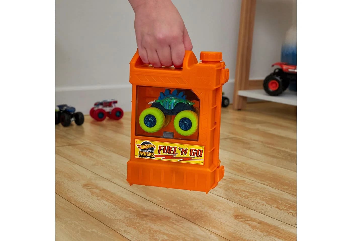 Hot Wheels Monster Trucks Fuel N’ Go-Spielset mit Motosaurus, inkl. 2 zerdrückte Autos - Bild 5
