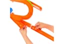 Hot Wheels Autorennbahn Unendliche Crash-Action mit batteriebetriebenen Beschleuniger Bild 5