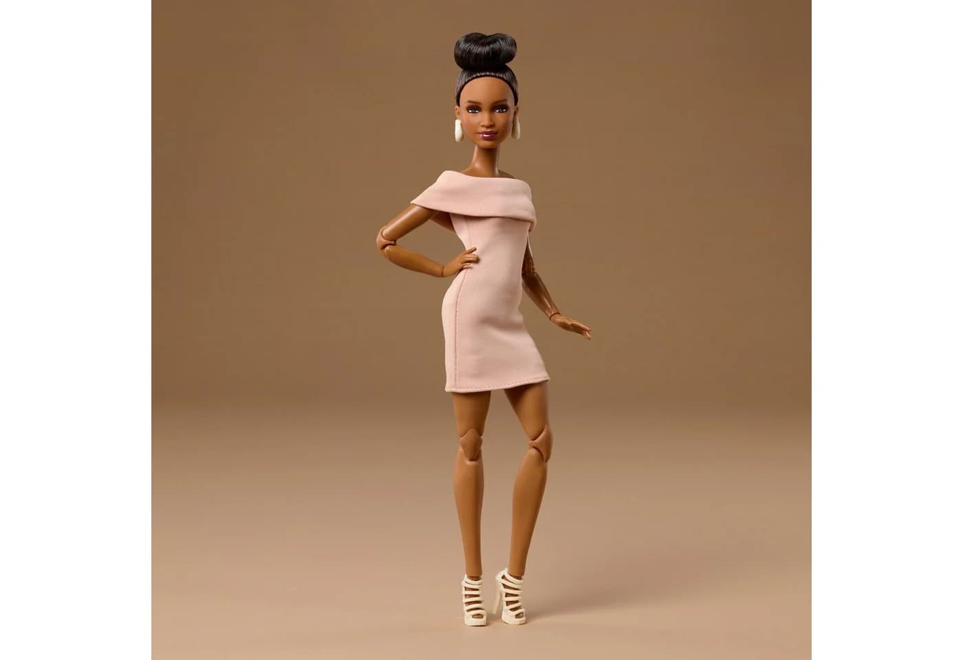 Barbie Signature Petite Basics 08 Anziehpuppe Neutral Collection