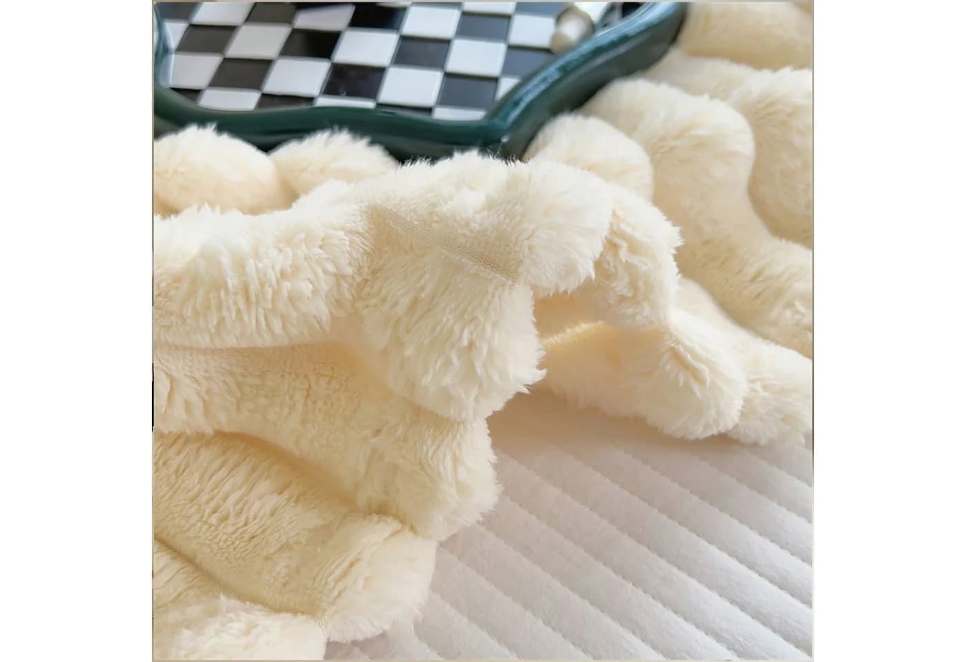 Kuscheldecke aus Microfaser und Fleece - Bild 3