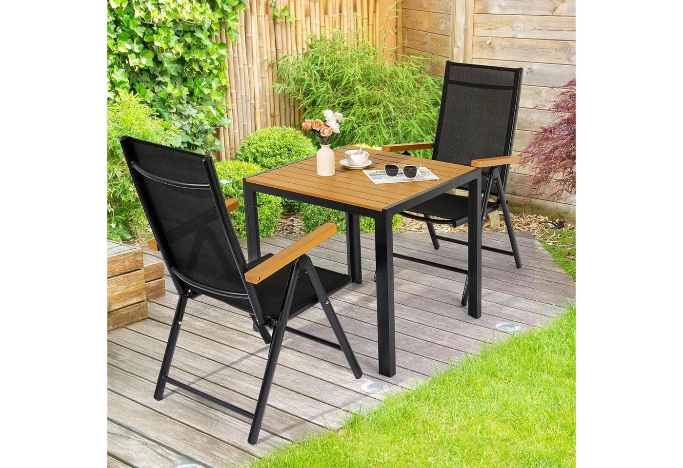Klassischer Gartentisch aus Aluminiumlegierung und Kunststoffholz