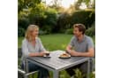 Klassischer Gartentisch aus Aluminiumlegierung und Kunststoffholz Bild 1