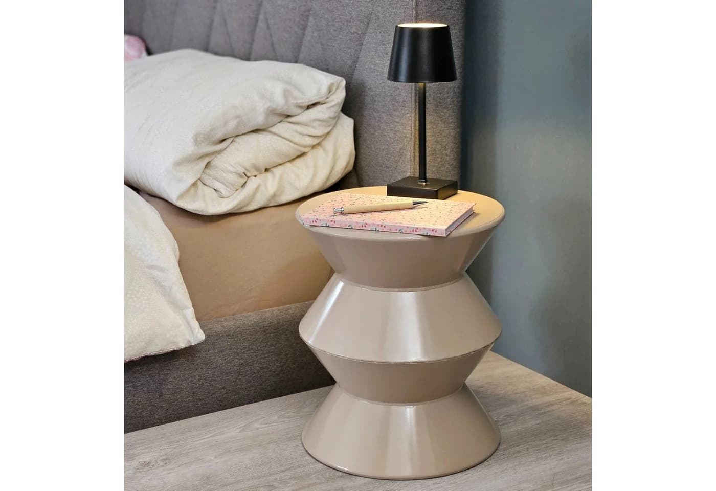 Retro Beistelltisch aus Metall in Beige - Bild 5