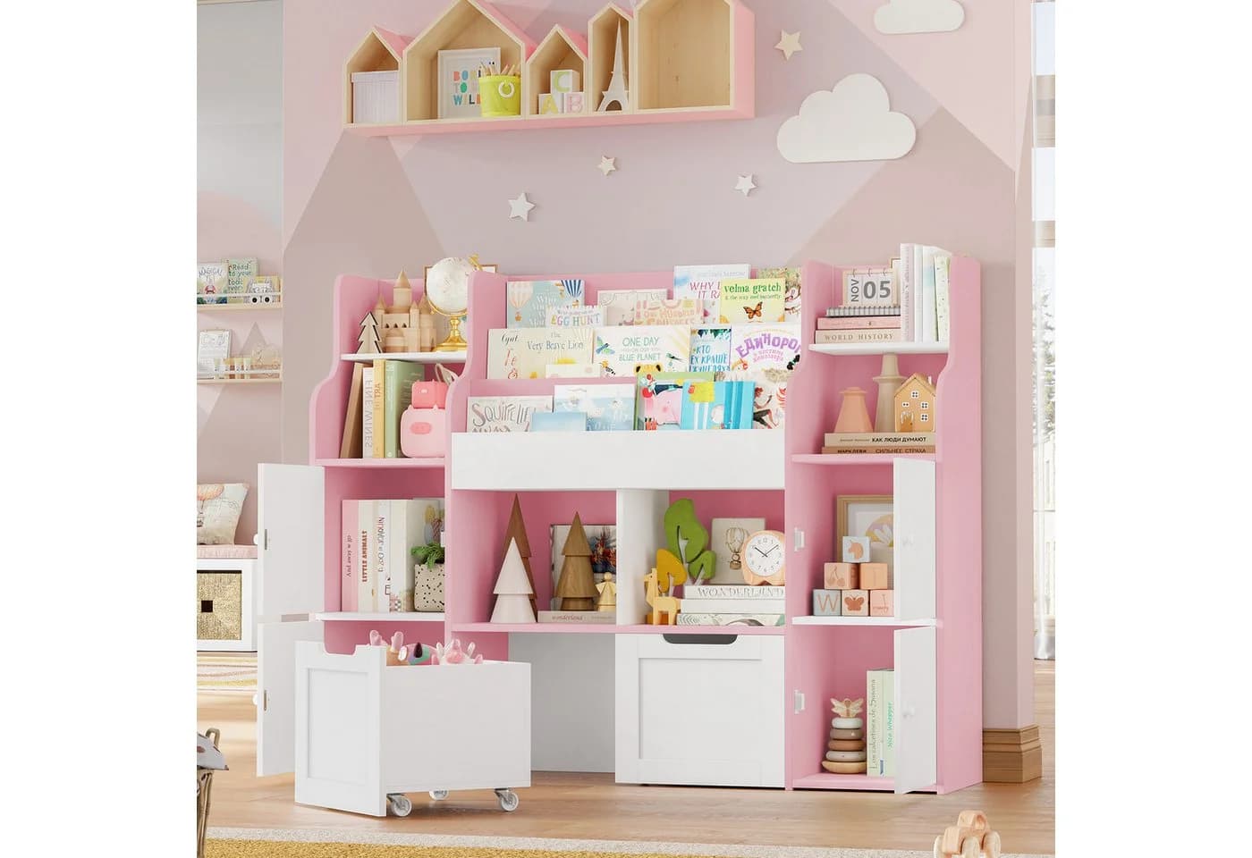 Modernes Kinderregal aus Holz und Kunststoff