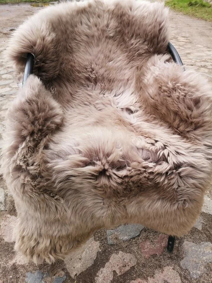 Provellus Fellteppich Lammfell Schaffell Taupe Öko Fell Dicht Weich L-XXL Unikat - Bild 2