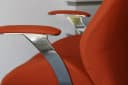 Steelboxx Bürodrehstuhl Pantera Low mit Armlehnen Kunstleder Orange Bild 5