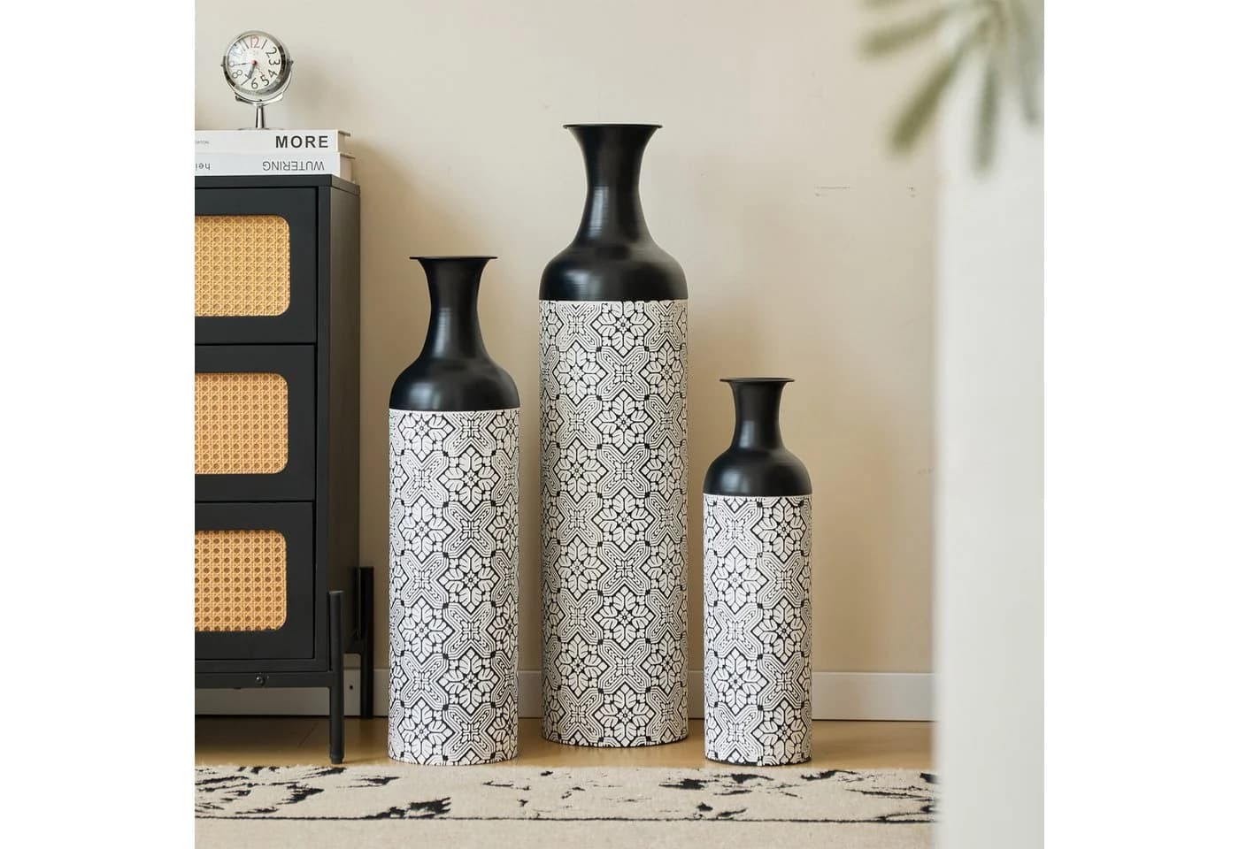 KLAM HOME Bodenvase 3er Set Metall Punktmuster - Bild 4