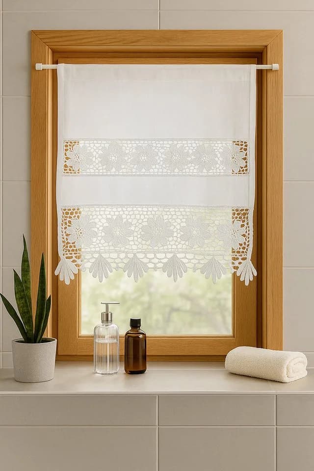 HOSSNER - ART OF HOME DECO Scheibengardine 45x60 cm Romantische Stickerei