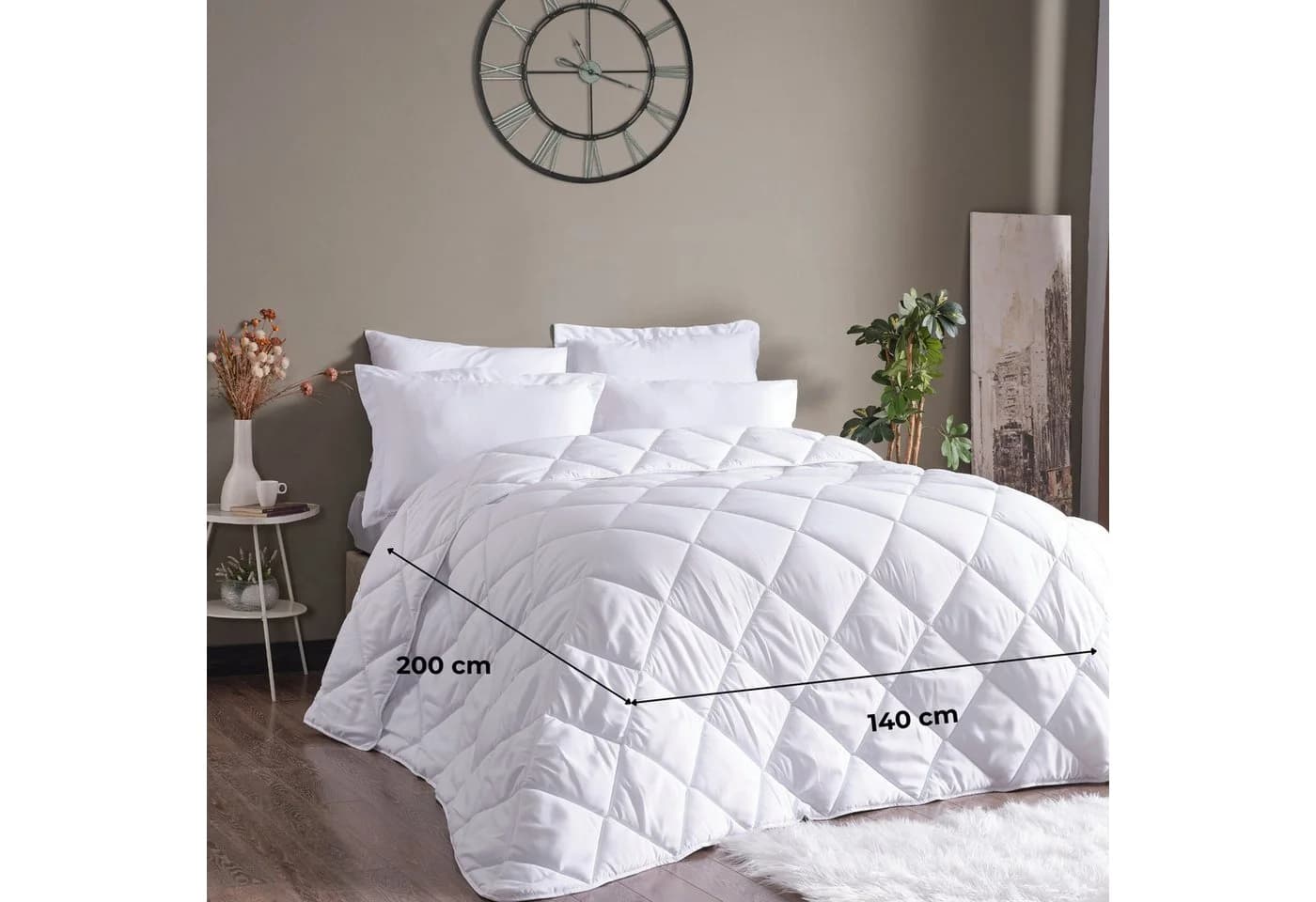 gowoll 4-Jahreszeitenbett Bettdecke Ganzjahresdecke 300 gsm Mikrofaser Weiß - Bild 2