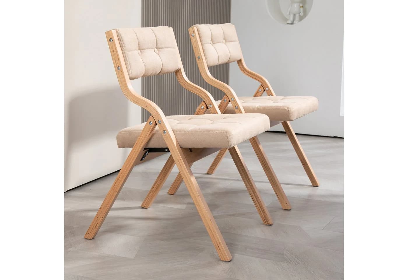 Ergonomischer Klappstuhl aus Holz und Polster