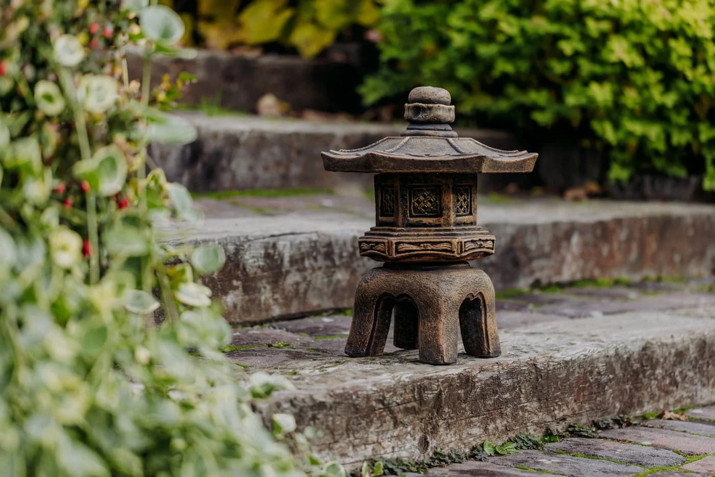 gartendekoparadies.de Japanische Oki-Gata Steinlaterne Gold - Bild 4