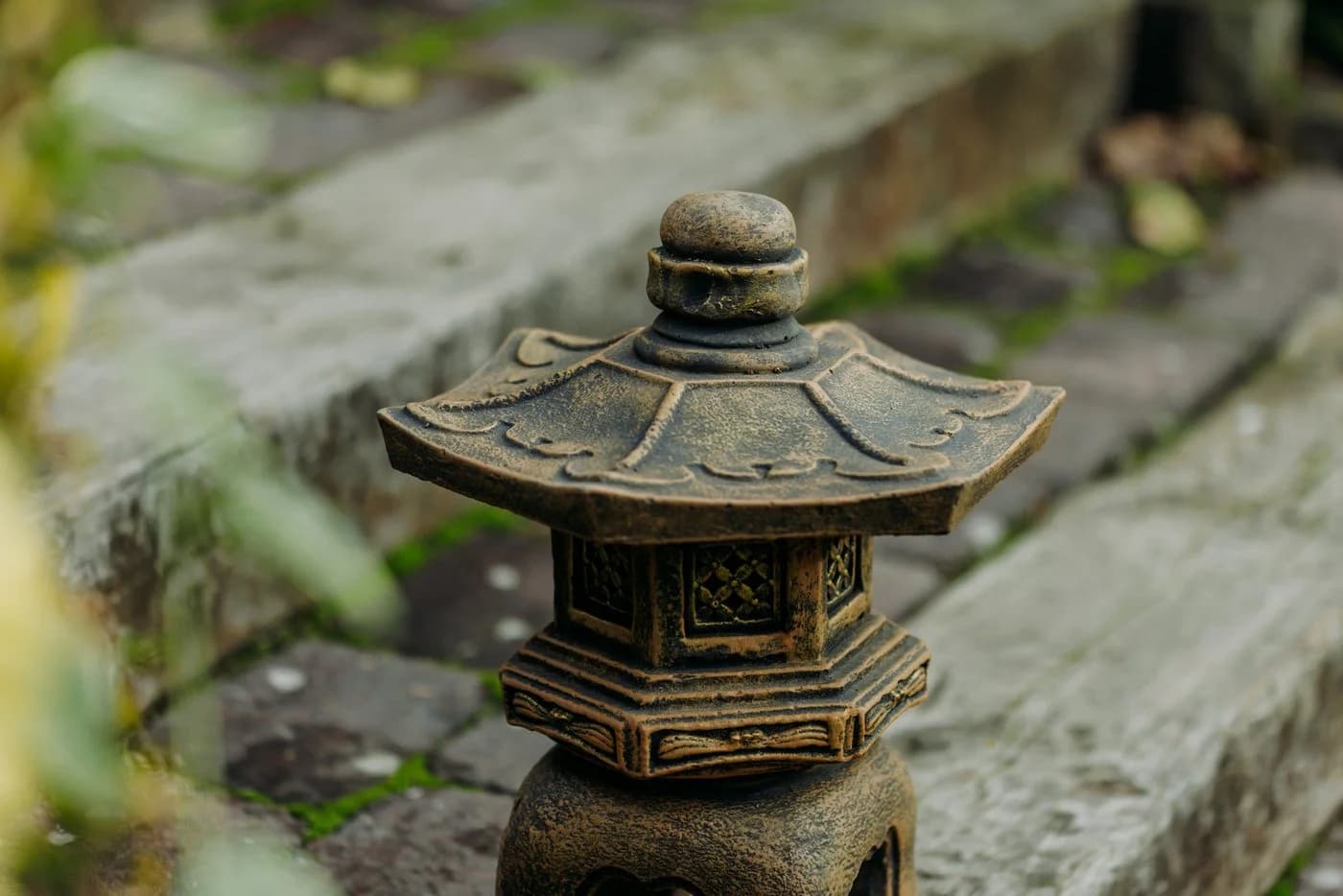 gartendekoparadies.de Japanische Oki-Gata Steinlaterne Gold - Bild 5