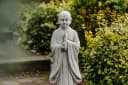 gartendekoparadies.de Stehender Buddha Mönch Steinfigur Grau Frostsicher Bild 4