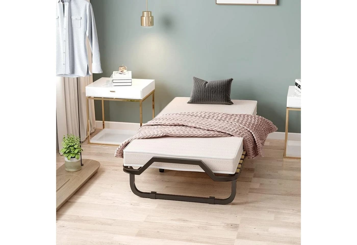 Klappbares Gästebett mit Universalrollen