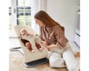 Ergobaby Evolve Babywippe 3-in-1 Beige Bild 4