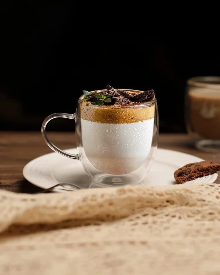 LIBWYS Doppelwandige Kaffeetassen aus Glas 4x250 ml mit Griff und Löffel - Bild 3