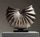 Quality Elegance Geometrische Muschel-Skulptur aus Resin 30x28 cm Bild 2