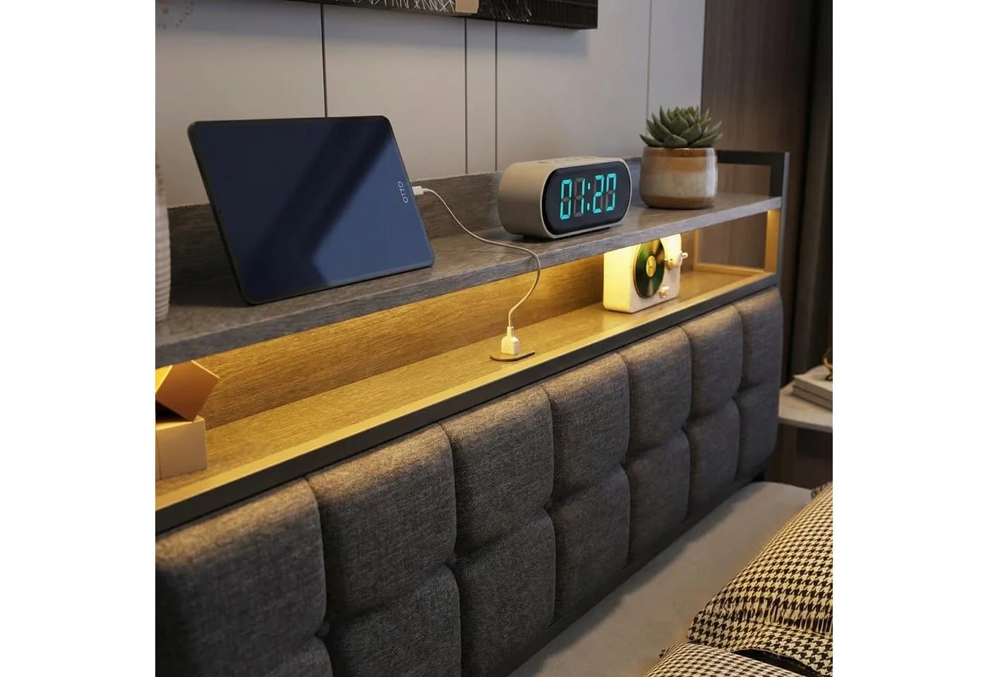 Modernes Polsterbett aus Holz, Metall und Leinen - Bild 5