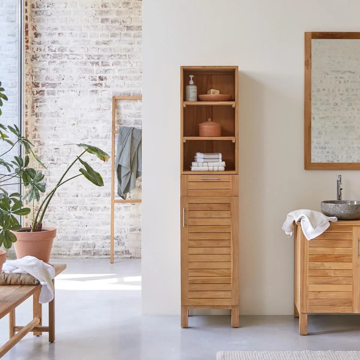 Tikamoon Hochschrank aus massivem Teakholz 180 cm Natur