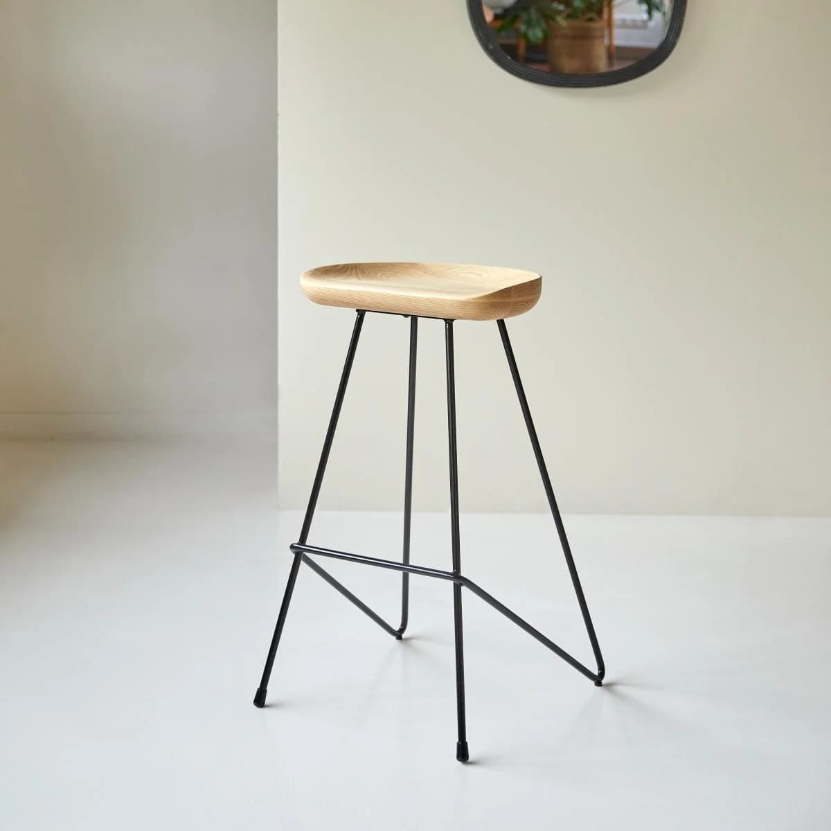Tikamoon Barhocker Mari Schwarz Metall & Holz