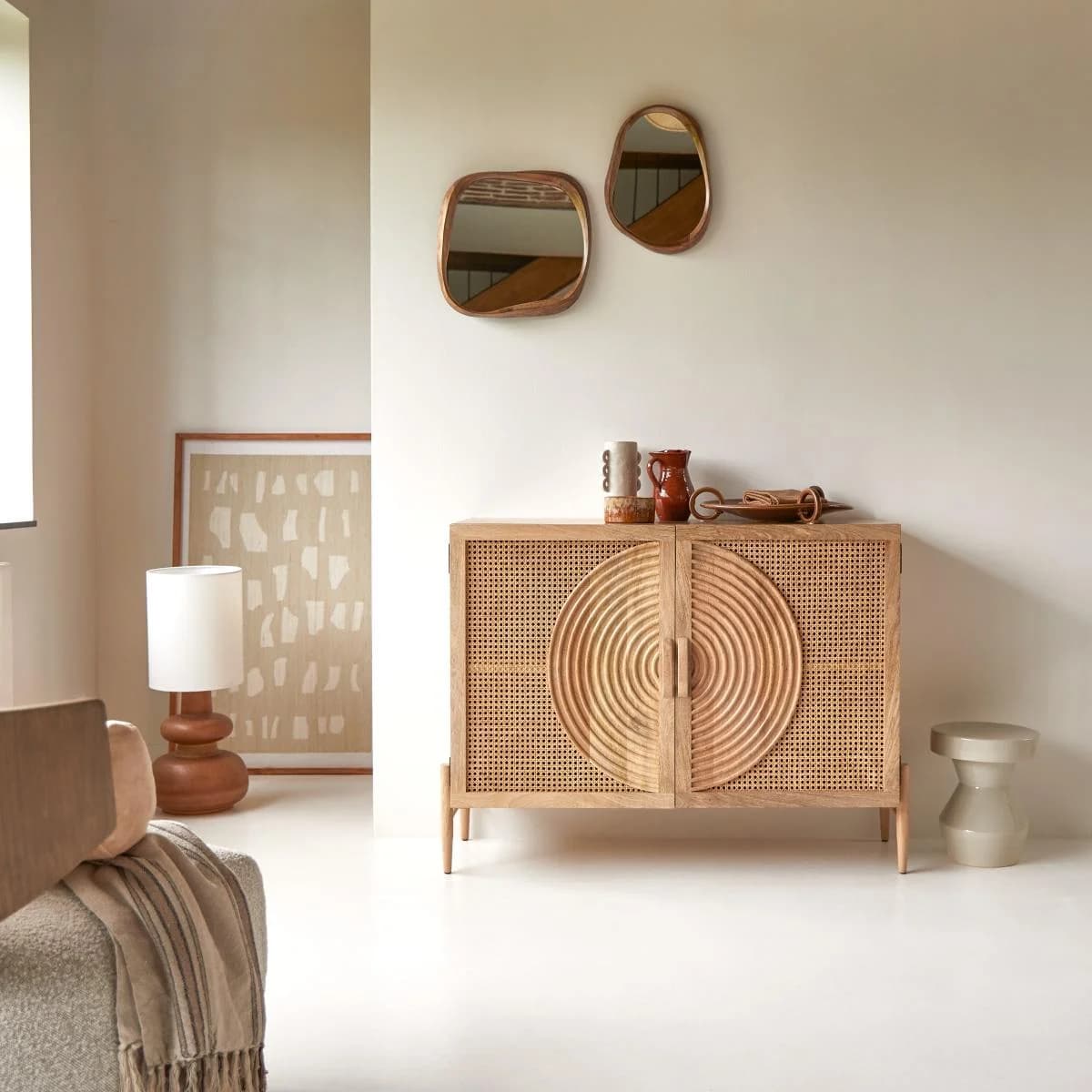 Tikamoon Sideboard Sina aus Massiv Mangoholz und Rattan